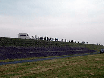 2001fureai04.gif (55109 �o�C�g)