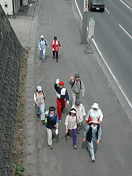 2001fureai10.gif (83087 �o�C�g)