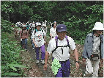 01satoyama02.gif (91392 �o�C�g)