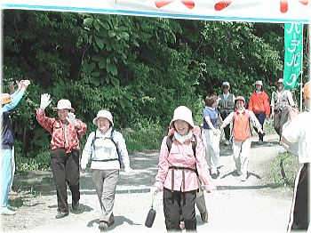 01satoyama03.gif (79166 �o�C�g)